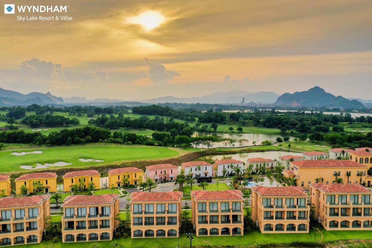 Wyndham Sky Lake Resort And Villas Hanoi Luaran gambar
