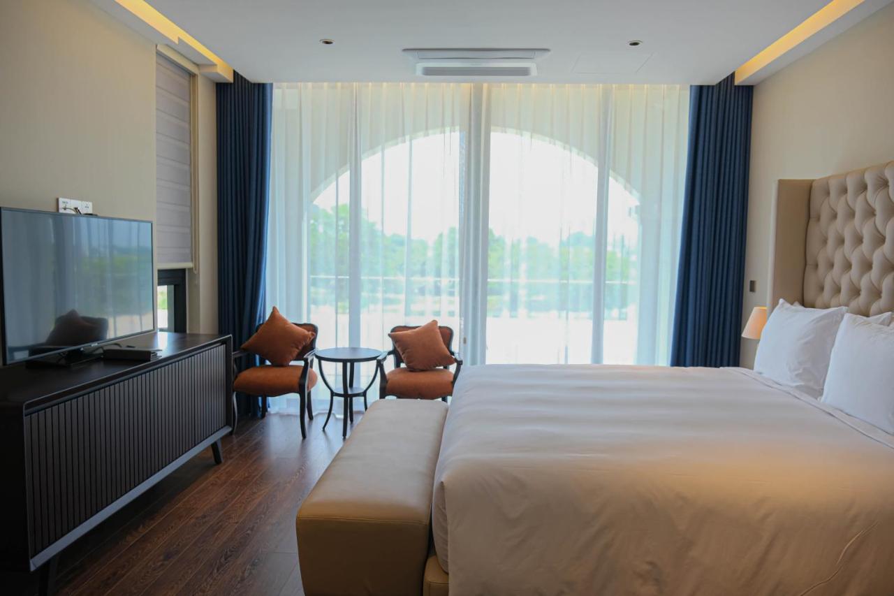 Wyndham Sky Lake Resort And Villas Hanoi Luaran gambar