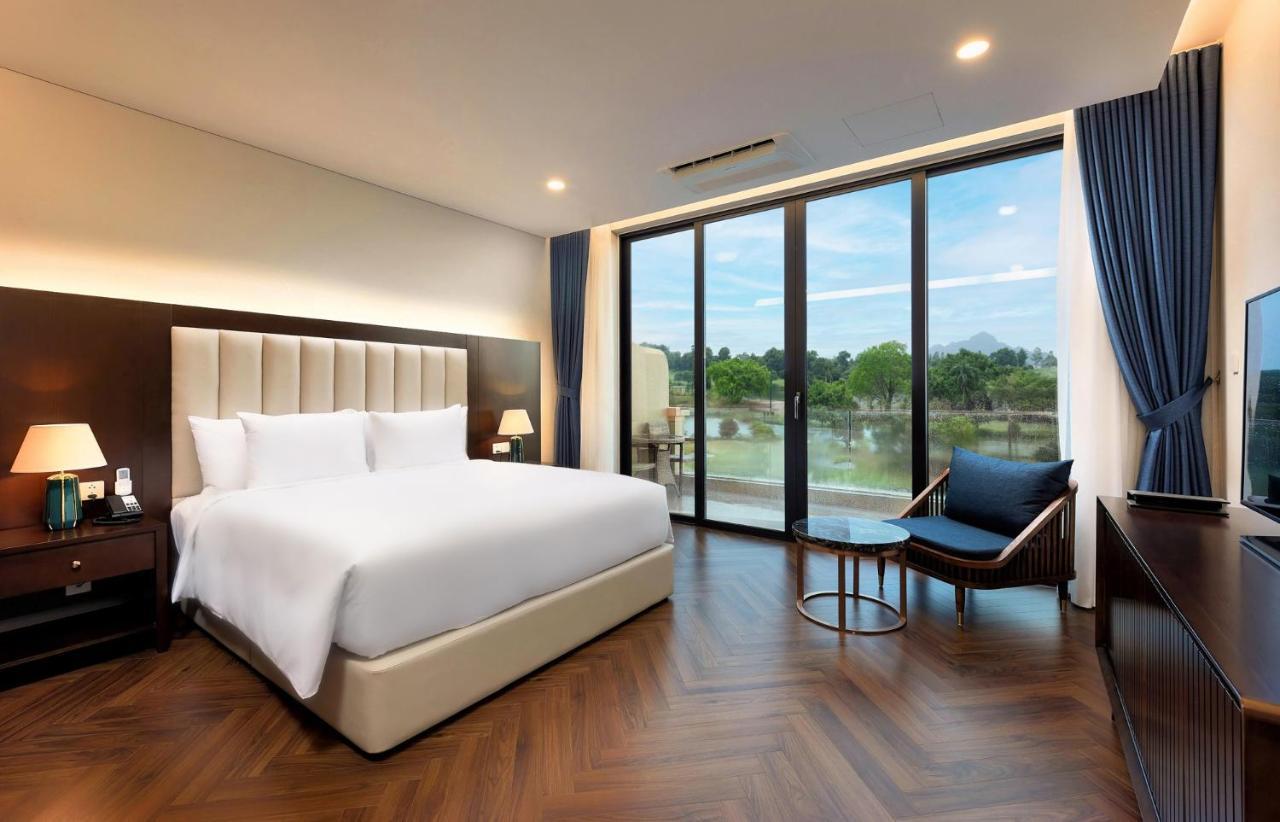 Wyndham Sky Lake Resort And Villas Hanoi Luaran gambar