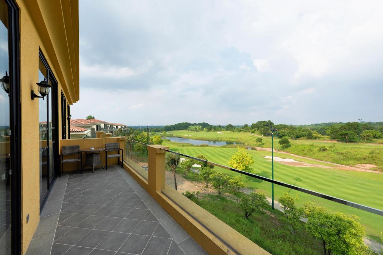 Wyndham Sky Lake Resort And Villas Hanoi Luaran gambar